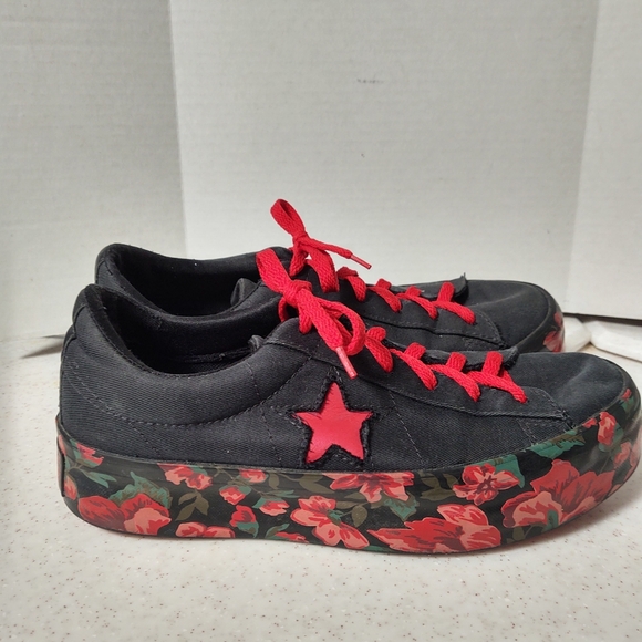 Converse One Star Platform Sneakers, 9.  Rare Find. ( SAVE $240 today!! ) FINAL. - Picture 3 of 6